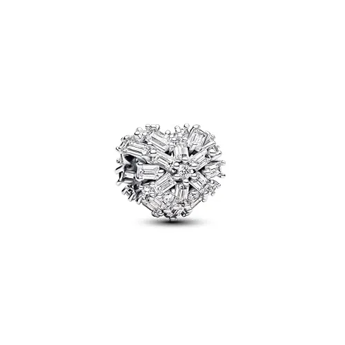 PANDORA Moments Funkelndes Herz Charm aus Sterling-Silber - Anhänger für Damen, handgefertigt aus Sterling-Silber mit funkelnden Zirkonia, perfekt um Liebe und positive Energie auszudrücken. Kompatibel mit der Pandora Moments Kollektion.