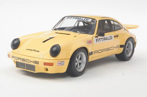 Solido 421186459 - 1:18 Porsche 911 IROC gelb #1 Fittipaldi - Modellautos: 1:18 Porsche 911 IROC in leuchtendem Gelb, ideal für Sammler und als Geschenk. Neu & originalverpackt!
