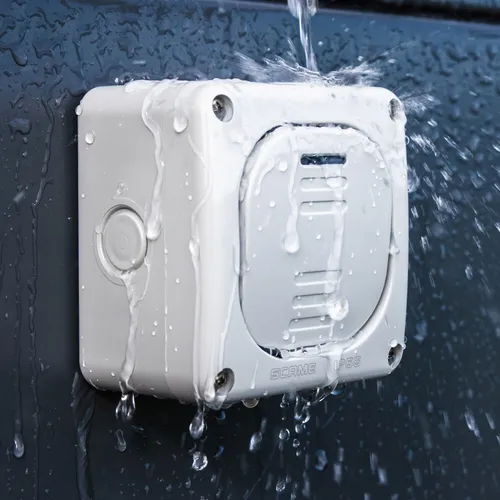 Scame Protecta Wandschalter IP66 M95 10ax 250 V - Smart Home Wandschalter mit IP66 Schutz, ideal für Innen- und Außenbereiche, sorgt für sichere elektrische Kontrolle in jedem Umfeld.