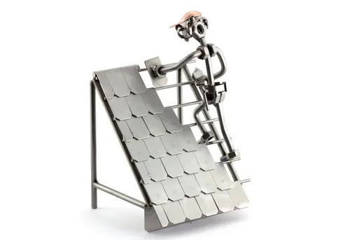 Steelman24 Dekofigur Dachdecker - Dekofigur für Handwerksliebhaber, detailreiche Darstellung eines Dachdeckers beim Ziegelverlegen.