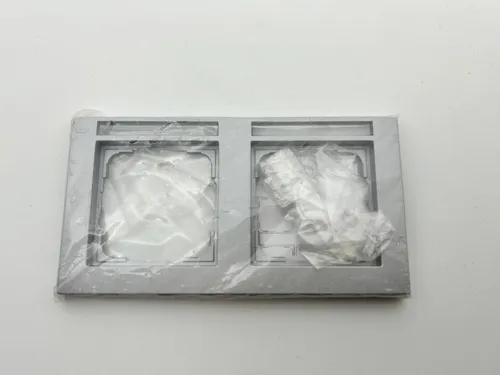 Gira 109225 E2 55 2-fach Rahmen waagerecht mit Schriftfeld alu silber kunststoff