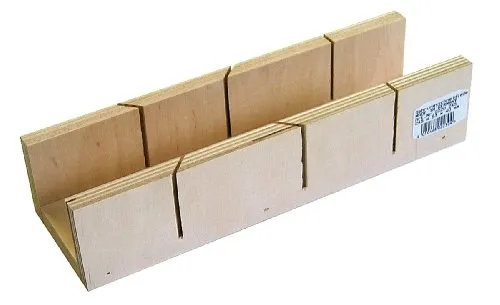 Augusta-Heckenrose Gehrungslade 245 x 53 x 40mm I Schneidlade aus Birkensperrholz 12mm Dicke zum präzisen Sägen auf Gehrung für 45° & 90° Winkel I Sägehilfe