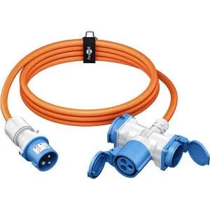 CEE-Adapterleitung 16A von Goobay - CEE-Stecker auf 1x CEE-Kupplung und 2x Schutzkontakt-Kupplung, ideal für flexible Stromversorgung auf Baustellen und im Outdoor-Bereich.