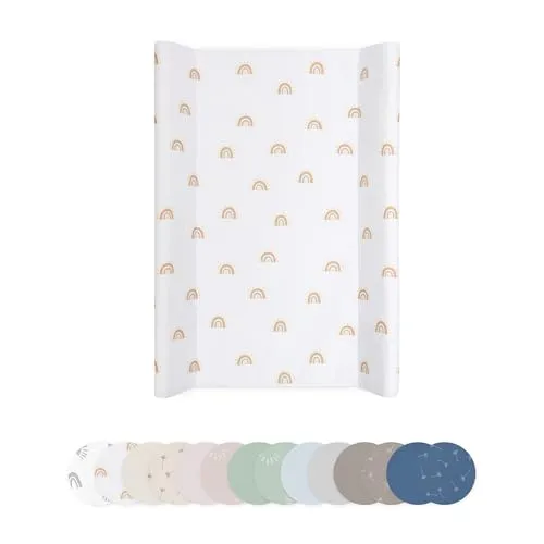 Ehrenkind® Abwaschbare Wickelauflage mit Keil in Beige Regenbogen – Pflegeleicht und Komfortabel - Die abwaschbare Wickelauflage 50x70 cm bietet eine wasserabweisende Oberfläche für einfache Reinigung. Mit stabilen Keilrändern für zusätzliche Sicherheit und Komfort beim Wickeln – ideal für gängige Wickeltische.