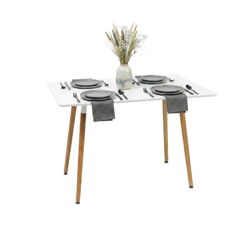 relaxdays Eckiger Esstisch mit Bambusbeinen – Weiß - Stylischer Esstisch im skandinavischen Design mit stabilen Bambusbeinen. Ideal für kleine Familien oder Paare, bietet Platz für bis zu 4 Personen. Pflegeleichte MDF-Oberfläche und verstellbare Tischfüße für optimalen Stand.