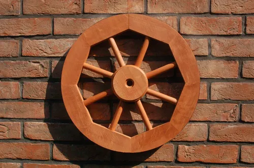 Wagenrad 48 cm hell - Sonstige Gartendekorationen, handgefertigtes Holzrad für den Außenbereich, ideal als Blickfang für Hof oder Garten.