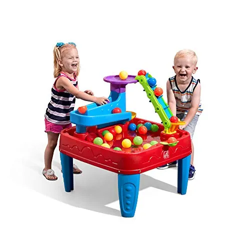 Step2 Discovery Ball Wasserspieltisch mit Bällen - Wasserstraßen für drinnen und draußen, kombiniert Planschvergnügen mit einem Förderbandsystem für lehrreiche Spielerlebnisse.