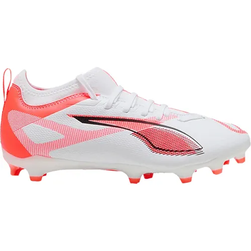 Puma Ultra 5 Match FG/AG Fußballschuhe Weiß EU 35 - Fußballschuhe für junge Spieler mit SPEEDSYSTEM für rasante Beschleunigung und GripControl Skin für optimale Ballkontrolle auf Rasen und Kunstrasen.