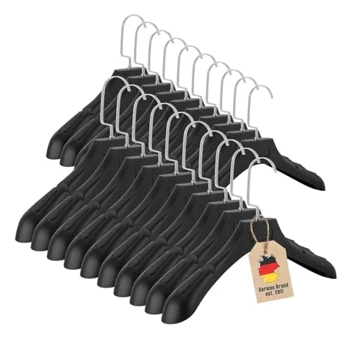 Intirilife Kleiderbügel in UNIVERSAL SCHWARZ - 20 Stück - Klassische Kleiderbügel aus hochwertigem Kunststoff mit Anti-Rutsch Oberfläche und verchromten Haken, ideal für schwere Kleidungsstücke und platzsparend im Kleiderschrank.