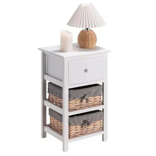 Caro-Möbel Nachtkommode PORTEL - Nachtkonsolen im Landhausstil mit 1 Schublade und 2 Flechtkörben. Hergestellt aus hochwertigem Paulownia-Holz, bringt sie Ordnung und stilvolle Eleganz in Ihr Schlafzimmer.