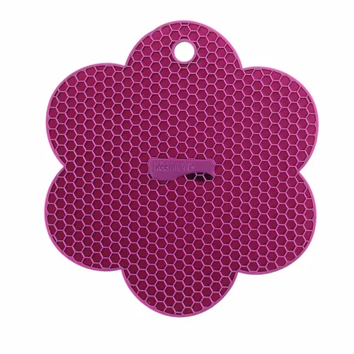 KOCHBLUME Waben-Untersetzer Blume LILA Silikon Topflappen in lila von Kochblume