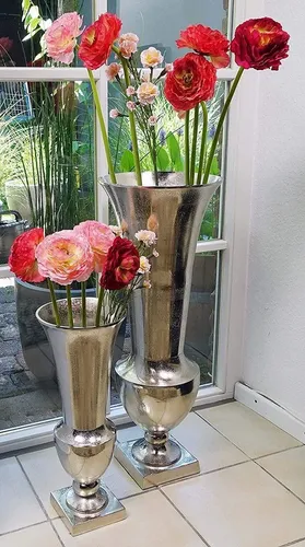 MichaelNoll Dekovase Alu Silber - Elegante Bodenvase für Kunstblumen - Dekovase aus hochwertigem Aluminium in Silber, ideal für stilvolle Raumgestaltung mit einer Höhe von 52 cm.
