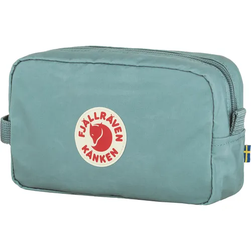 Fjällräven Kånken Gear Bag - Praktische Tasche in Türkis - Kofferwaagen - Praktische Gear-Tasche mit 2 l Volumen, aus robustem Material mit Wachs-Imprägnierung, ideal für Freizeit und Abenteuer.