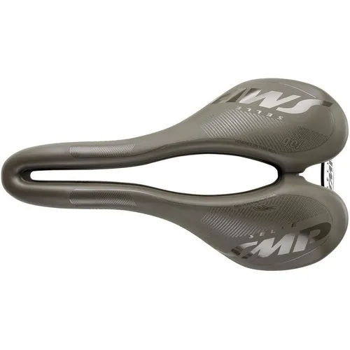 Selle SMP VT20C Gel Gravel Sattel Brown - Fahrradsattel für Road, Offroad und Triathlon, mit innovativer Gelpolsterung für maximalen Komfort und Druckentlastung um 30%. Ideal für Radfahrer mit mittlerem/schmalem Sitzknochenabstand.