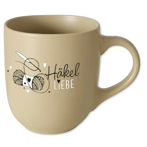 Tasse mit Spruch T178 Steinzeug Pastell Braun ″Häkelliebe″ Garn Wolle Kaffee Stricken Häkeln Geschenk 300ml