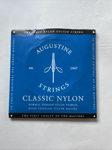 Augustine Strings Classic Nylon Saitenset (S028) - Hochwertiges Nylon-Saitenset für klassische Gitarren, ideal für einen warmen und klaren Klang.