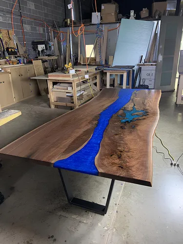Esstisch Meer Wasser River aus echtem Holz mit Epoxidharz 260x100 - Moderner Esstisch aus hochwertigem Holz, ideal für bis zu 10 Personen. Mit einzigartigem Flusstisch-Design und pflegeleichter Oberfläche für stilvolles Essen.