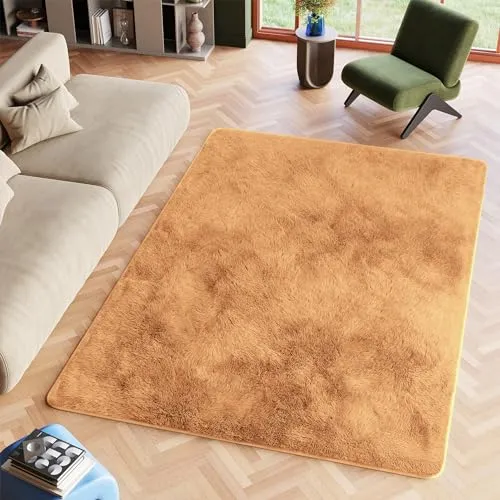 TAPISO Silk Teppich Shaggy Beige 80 x 150 cm – Modern und Rutschfest - Entdecken Sie den TAPISO Silk Shaggy-Teppich mit langem, weichem Flor! Ideal für Schlafzimmer und Wohnzimmer, sorgt er für Wärme und Komfort. Pflegeleicht und mit rutschfester Unterseite für Sicherheit im Zuhause.