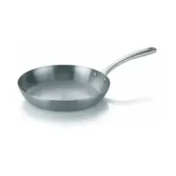 Kela Ferrum Bratpfanne 11617 - 28 cm Eisenpfanne - Pfanne aus robustem Eisen mit Aufhängeöse, ideal für gleichmäßiges Braten und optimale Wärmeverteilung nach dem Einbrennen.