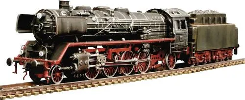Italeri 510008701 H0 Dampflok BR 41 Plastik-Bausatz - H0 Modellbahn Zubehör, detaillierter Plastik-Bausatz für echte Modellbahnliebhaber und nostalgische Dampflok-Fans.
