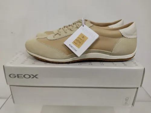 GEOX VEGA Damen Sneaker - Bequeme Halbschuhe in Sand Beige - Halbschuhe für Damen in Größe 39, aus hochwertigem Leder mit atmungsaktivem Futtermaterial. Ideal für das ganze Jahr und perfekt für lässige Outfits.