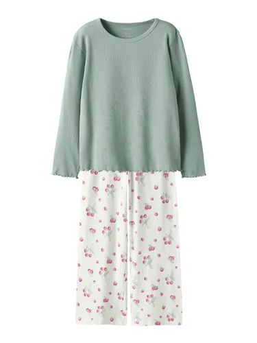 Nkfnightset Raspberry Noos - Schlafanzüge für Jungen, bequemes Langarm-Nachtwäsche Set von Name It Kids für angenehme Nächte.