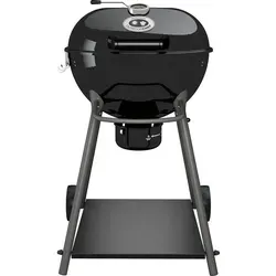 Outdoorchef Kensington 570 C Black - Holzkohle-Grill mit Slide-Trichtersystem - Grill mit 57 cm Grillfläche und innovativem Slide-Trichtersystem für einfachen Wechsel zwischen direkter und indirekter Hitze. Ideal für vielseitiges Grillen.