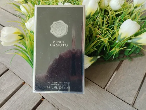 Vince Camuto Classic Eau de Toilette Spray 100 ml - Herren Eau de Toilette, edler Duft für den modernen Mann, ideal für jeden Anlass und in praktischer 100 ml Größe.