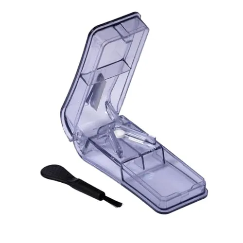 LARO Premium Tablettenteiler & Pillenschneider Blau mit Reinigungsbürste - 96 Stück - Präziser Tablettenteiler für exaktes Teilen von Medikamenten. Inklusive Reinigungsbürste für hygienische Nutzung. Ideal für Zuhause, Pflege und Arztpraxen.