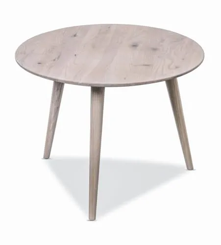 Beistelltisch Oslo in bianco, Wildeiche - 45x60cm - Entdecken Sie den Beistelltisch Oslo: skandinavisches Design aus hochwertiger Wildeiche, ideal für vielseitige Einsätze. Mit stabilen Massivholzfüßen und eleganter runder Tischplatte bietet er praktische Ablagefläche für jeden Wohnraum.