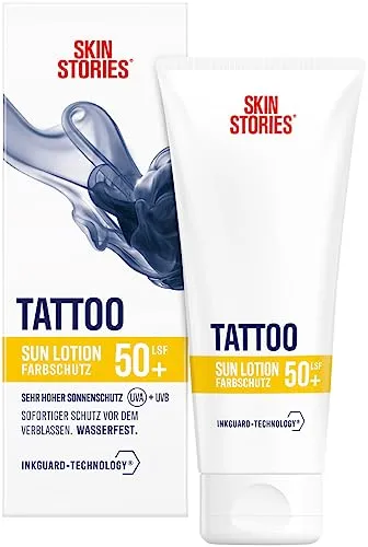SKIN STORIES Sun Lotion LSF 50+ - Sonnenschutzmittel – Schützt Tattoos mit InkGuard-Technology® effektiv vor dem Verblassen und bietet sehr hohen UVA/UVB-Schutz. Die wasserfeste Formel zieht schnell ein und ist ideal für tätowierte Haut.