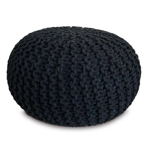 Amago home Strickhocker Pouf Ø55 cm - Nachhaltiger Sitzhocker - Modischer Strickhocker aus 100% recycelter Baumwolle, handgefertigt in Grobstrick-Optik. Ideal als Sitzgelegenheit oder Fußablage für jedes Zimmer.