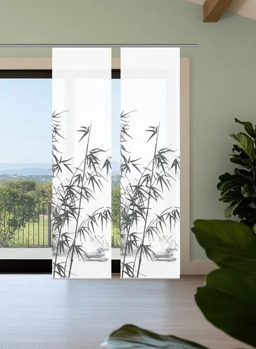 HOME in green Schiebegardine RUFUS (2 St) – Halbdurchlässig mit Bambusoptik - Moderne Schiebegardine RUFUS im Set mit 2 Paneelen. Bringen Sie natürliche Akzente in Ihr Zuhause! Pflegeleicht, anpassbar und ideal für Wohnräume oder Büros.