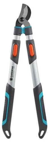 GARDENA Astschere TeleCut 650-900 B 12009-30 - Teleskop Astschere Bypass - Astscheren für präzise Schnitte, Teleskopfunktion für bis zu 25 cm mehr Reichweite, ergonomische Griffe für sicheren Halt und geringes Gewicht von nur 1,3 kg.