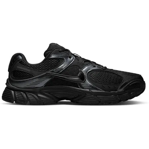 Nike Herren Sneaker V5 RNR schwarz Größe EUR 43 - Modischer Herrenschuh V5 RNR von Nike, aus hochwertigem Synthetik, mit weicher Innenverarbeitung. Die abriebfeste Gummisohle sorgt für optimale Bodenhaftung. Ideal für den Alltag, mit anpassbarem Schnürverschluss für besten Sitz.