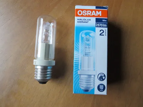 OSRAM HALOLUX CERAM 150W E27 DIMMBAR - Hochwertige Halogenlampe mit dimmbarem Licht für individuelle Beleuchtung. Lebensdauer von bis zu 4.999 Stunden und warmweißem Licht für gemütliche Atmosphäre.