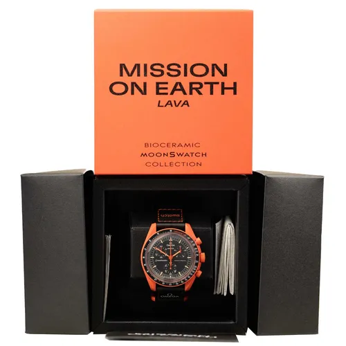 Omega x Swatch Moonswatch Mission on Earth Lava von Swatch