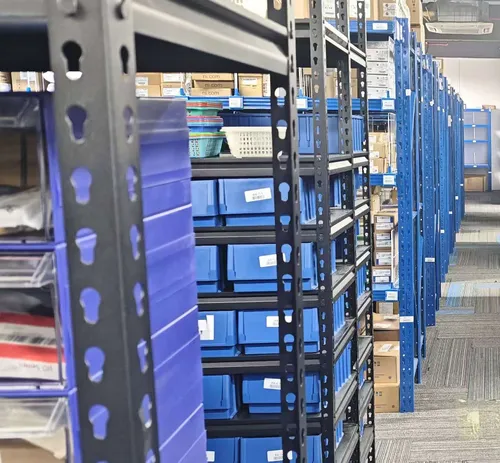 SIEMENS 6ES7 231-5PF32-0XB0 Simatic SPS-Ein-/Ausgangsmodul - SPS-Ein-/Ausgangsmodul, versiegelt und ideal für zuverlässige Automatisierungslösungen in der Industrie.