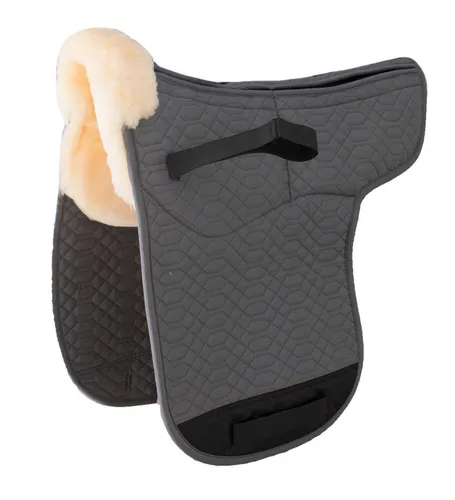 Engel Reitsport Sattelpad SADEK1AP - Hochwertige Satteldecke aus Lammfell und Steppstoff, ideal für Vielseitigkeit und Springen, sorgt für optimalen Sitz und Komfort beim Reiten.