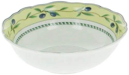 Hutschenreuther Dessertschale Maria Theresia Medley, 16 cm - Elegante Dessertschale aus hochwertigem Porzellan, spülmaschinen- und mikrowellengeeignet. Teil der zeitlosen Maria Theresia Kollektion, die Tradition und Stil vereint.