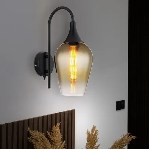 LAVUS Wandleuchte - Elegante Wandlampe mit goldfarbenem Glas - Lampen für stilvolle Akzente, mit gebogener Form und luxuriösem goldfarbenem Glas für eine glamouröse Atmosphäre in jedem Wohnraum.