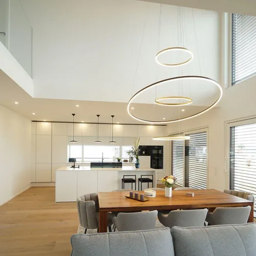s.luce Led-Hängelampe Ring 150, Gold, Metall, vielseitig einsetzbar - Vielseitige LED-Hängelampe mit 4 Montagemöglichkeiten für jeden Stil. Dimmbare Lichtsteuerung für individuelle Beleuchtung in Ihrem Raum.