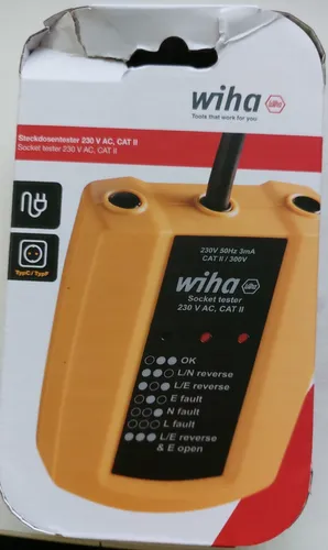 Wiha Steckdosentester 230 V AC, CAT II SB25561 - Sonstige Messgeräte: Zuverlässige Prüfung von Schutzkontakt-Steckdosen mit einfacher LED-Anzeige und flexiblem Kabel für optimale Handhabung, ideal für sichere Arbeiten an Stromkreisen.