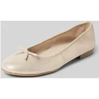 Tamaris Damen Klassische Ballerinas - Elegante Flats in Champagne - Damen-Ballerinas aus hochwertigem Leder, ideal für stilvolle Anlässe. Bequem und elegant mit einem Blockabsatz von 1 cm für optimalen Tragekomfort.