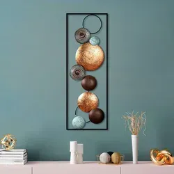 Handbemaltes Wandaccessoire aus Metall - Modern und Mehrfarbig - Dekoratives Wandbehang aus Metall, ideal für Jugendliche. Mit 32 x 90 x 4 cm bringt es Farbe und Stil in jeden Raum.