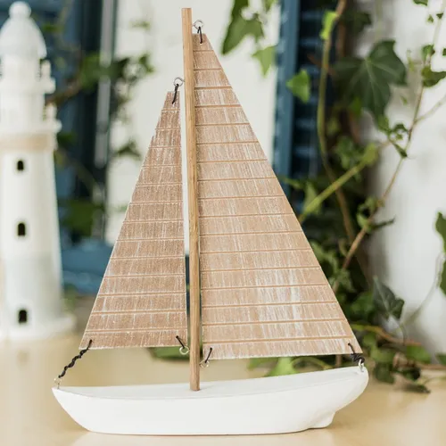 Dekoratives Segelschiff, Einmaster zur maritimen Gestaltung, Yolle aus MDF