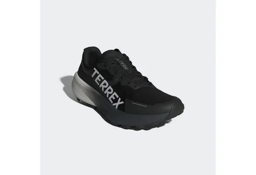 adidas Terrex Agravic 3 Trailschuh Herren - Vielseitig und Stabil - Laufschuhe für Abenteuerlustige. Der Terrex Agravic 3 bietet besten Komfort und Stabilität auf verschiedenen Untergründen dank der reaktionsfreudigen Lightstrike Dämpfung und der griffigen Continental-Außensohle.