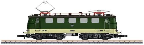Märklin 88355 Z E-Lok E 41 der DB - Modelleisenbahnen - Detailgetreues Modell der E-Lok E 41 mit hochwertigem Metall-Fahrwerk und wechselnder Spitzenbeleuchtung für realistische Nahverkehrssimulation.