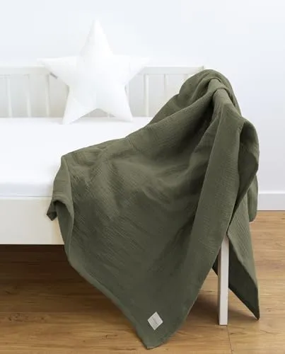 LOOLAY Musselin Decke 120x120cm – 100% Europäische Baumwolle – Atmungsaktive Sommerdecke für Kinder (Khakigrün) - Die perfekte Begleiterin für warme Tage – Diese leichte Musselin-Decke sorgt für angenehmes Wohlfühlen und ist vielseitig einsetzbar: als Wickeldecke, Reisedecke oder Strandtuch. Pflegeleicht und schnelltrocknend.