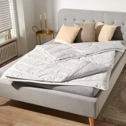 TRAUMSCHLAF Bettdecke - Hochwertige Bettdecke aus 100% Baumwolle, waschbar bei 30°C im Wollwaschgang für optimale Pflege und Hygiene, ideal für einen erholsamen Schlaf.